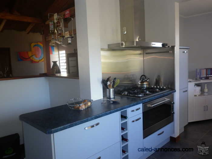 Particulier vend maison F4 + studio en RDC