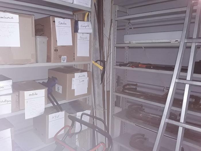 Vide atelier, pour bricoleur. Vends outillage et pièces