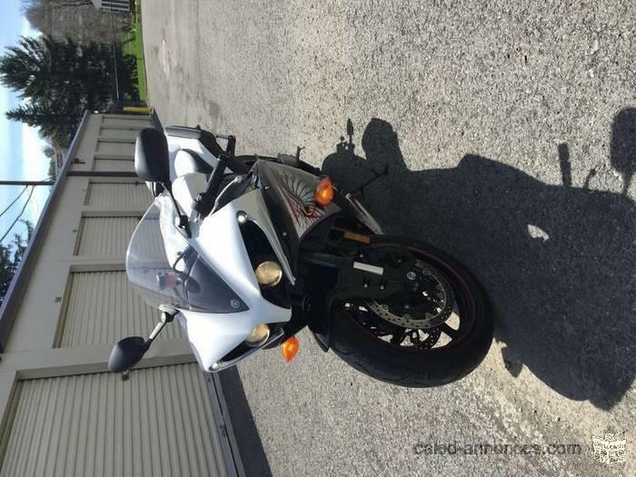 2012 Yamaha Yzf R1, Must Sell! In Perfect condition. Like New! for sale